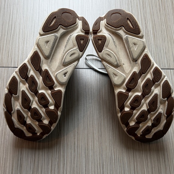 Hoka Clifton 9 Sneakers - Picture 2 of 6